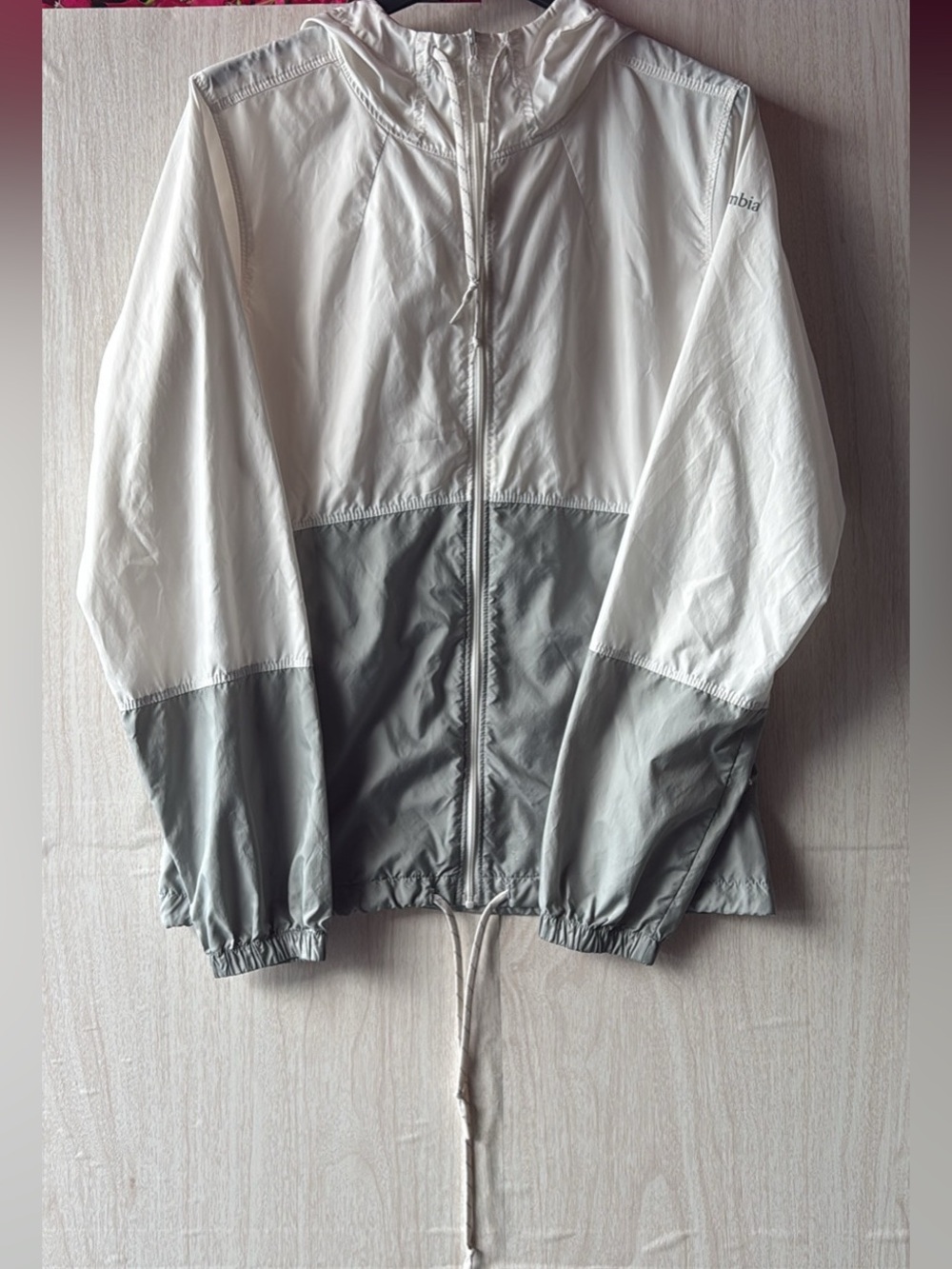 Columbia Two-Tone White and Gray Windbreaker Jacket